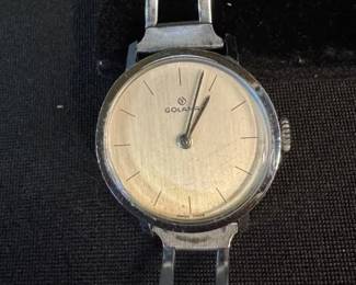 Golana Swiss-Made Vintage Manual Wind Mechanical Woman’s Wristwatch with Mesh Band