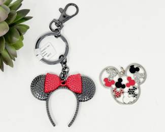 158 DisneyMinnieMouseKeychainMickeyPendantSet