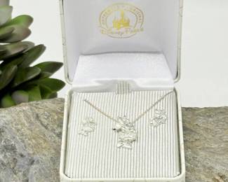 179 DisneyParksMinnieMouseNecklaceEarringsSet