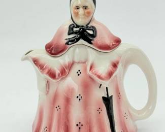153 VintageTonyWoodLittleOldLadyCeramicTeapot