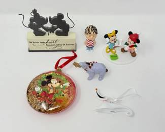 145 DisneyPeanutsHolidayCollectibleLot