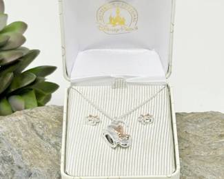 177 DisneyParksMickeyMousePendantEarringSet