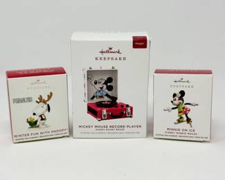 78 HallmarkKeepsakeDisneyPeanutsOrnamentTrio