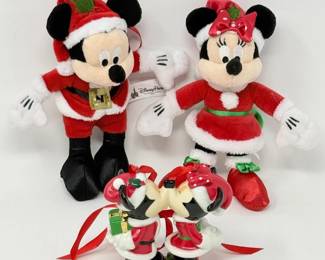 68 DisneyParksHolidayMickeyMinniePlushandOrnament
