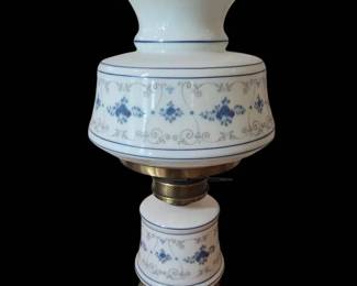 Vintage 1973 Quoizel Abigail Adams 3Way Milk Glass Hurricane Lamp