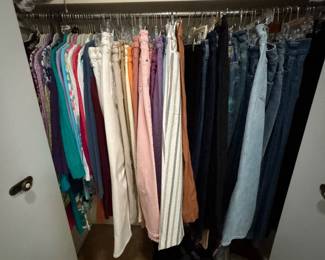 Womens pants/bottoms
