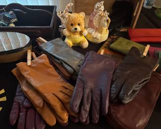 Women's gloves
