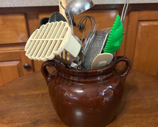 Vintage Brown Bean Pot