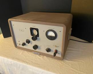 Hewlett Packard Test Oscillator Model 650A