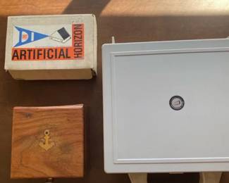Artificial Horizon and Beam Converger Sextant
