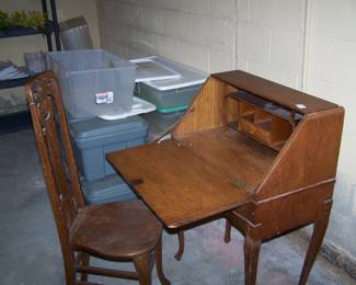 OAK WRITING DESK & CHAIR