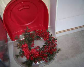 HOLIDAY WREATH