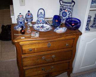 HEKMANN CHEST & MORE BLUE & WHITE  PIECES