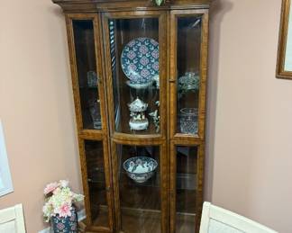 Beautiful display hutch