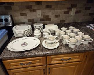Pfaltzgraff Holiday Dinnerware Collection  Plates, Mugs  Serving Pieces