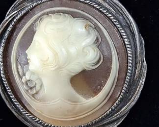 Vintage Carved Shell Cameo Brooch Pendant