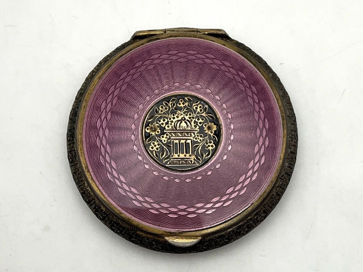 Purple Guilloché Enamel Powder Compact with Hygienol Puff