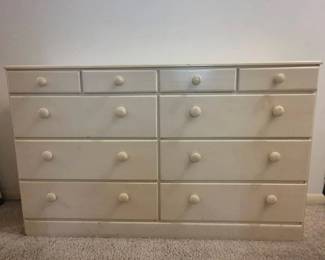 10-drawer dresser