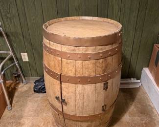 Decorative barrel with storage
