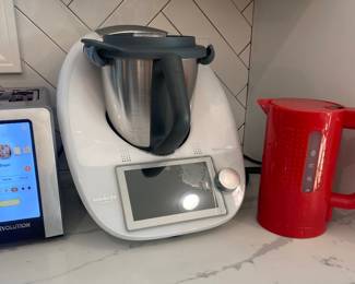 Revolution Toaster, Vorwerk, Bodum electric water kettle.