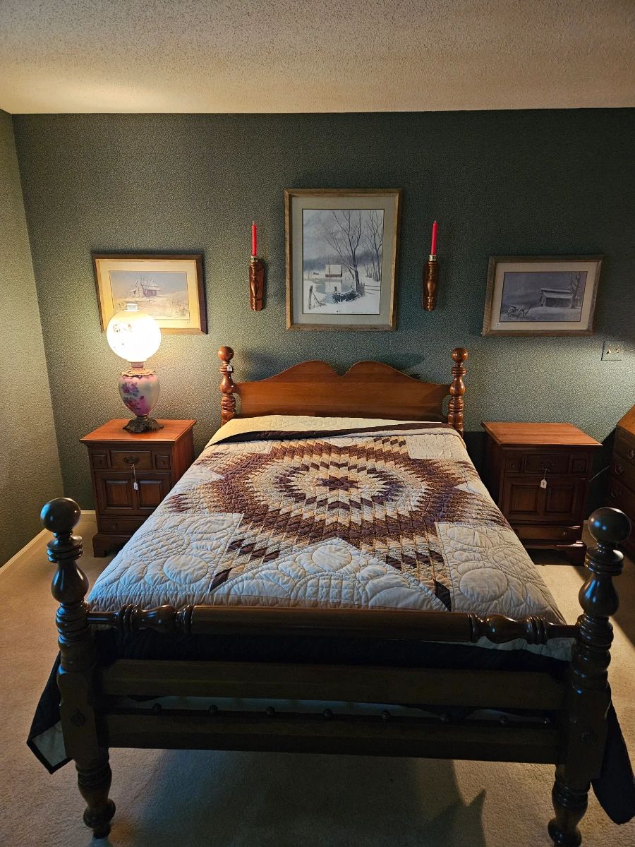 Beautiful EthanBed Allen Queen sz