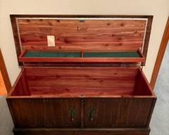 Stunning Lane Cedar Chest!