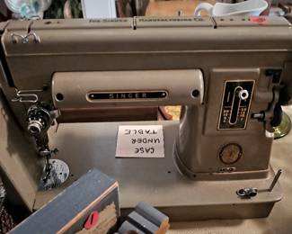 Vintage Singer sewing machine and case