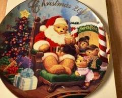 Tom Newsom plate – "A Visit From Santa" $15