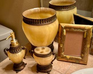Bathroom set