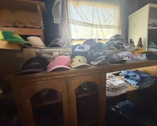 Trucker snap back hats