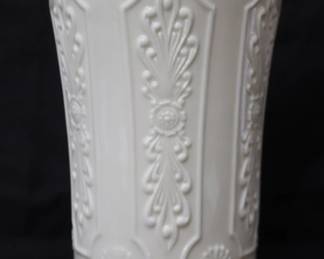 Lenox "Versailles" Footed Porcelain Vase With 24K Gold Trim