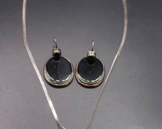 Vintage 19" Sterling Silver Herringbone Chain Onyx And Garnet Pendant Necklace And Pair Of Large Onyx