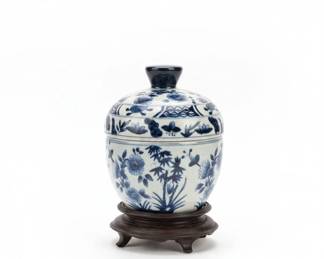 Blue and White Porcelain Ginger Jar with Stand