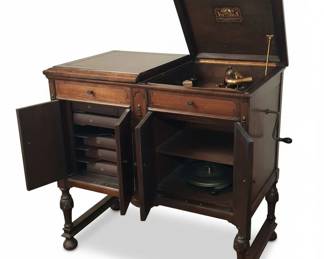 Victor Victrola VVXI Floor Model Phonograph second image