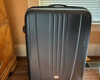 Ricardo Beverly Hills Hardside Spinner Luggage