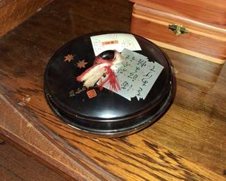 Vintage Japanese Lacquerware Lidded Serving Bowl Set