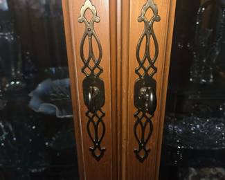 Traditional Pine Curio Cabinet with Arch Top xx fourth image