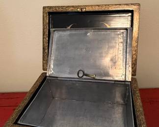 Export Lacquer Tea Caddy fourth image