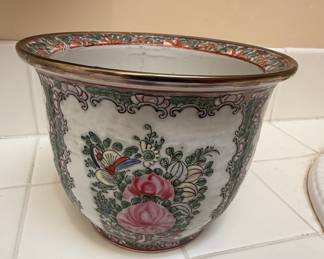 Chinese Famille Rose Porcelain Jardinire