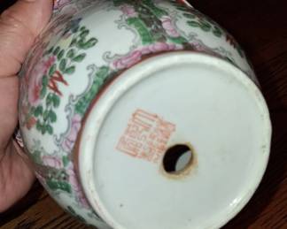 Chinese Famille Rose Porcelain Planter size second image
