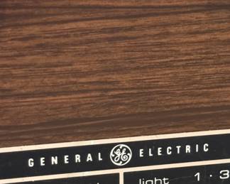 Vintage General Electric Slice Toaster, Model AT third image
