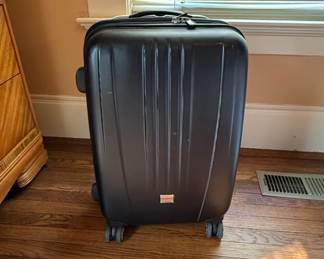 Ricardo Beverly Hills Hardside Spinner CarryOn