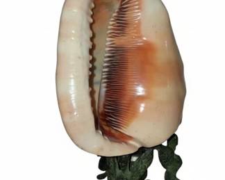 Vintage Italian Carved Conch Shell Cameo Lamp second image