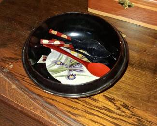 Vintage Japanese Lacquerware Lidded Serving Bowl Set second image