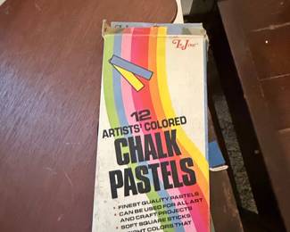 LeJour Artists' Colored Chalk Pastels