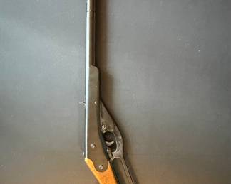 Daisy Model 105B Buck BB Rifle