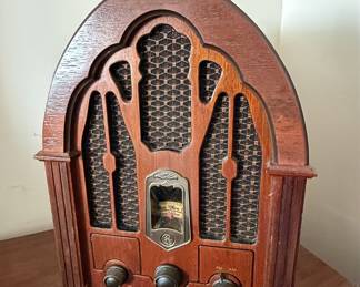 General Electric Model 7-4100JA Cathedral Style Radio