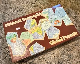 National Geographic Global Pursuit Board Game