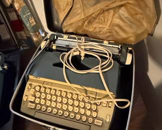 Vintage Smith-Corona Coronet Electric Typewriter