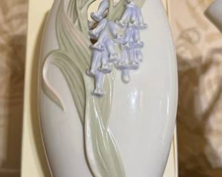 Lenox Floral Blossoms Blue Bells Vase